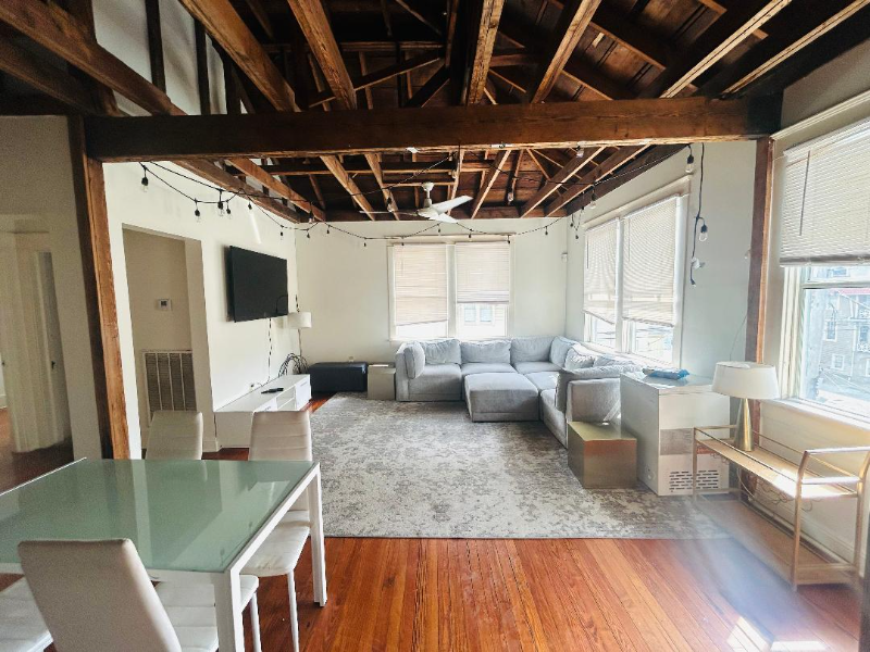 939 Broadway Street - Photo 3 of 14