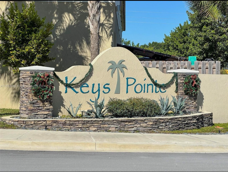 541 Ne 5th Way #111 - Photo 2 of 18