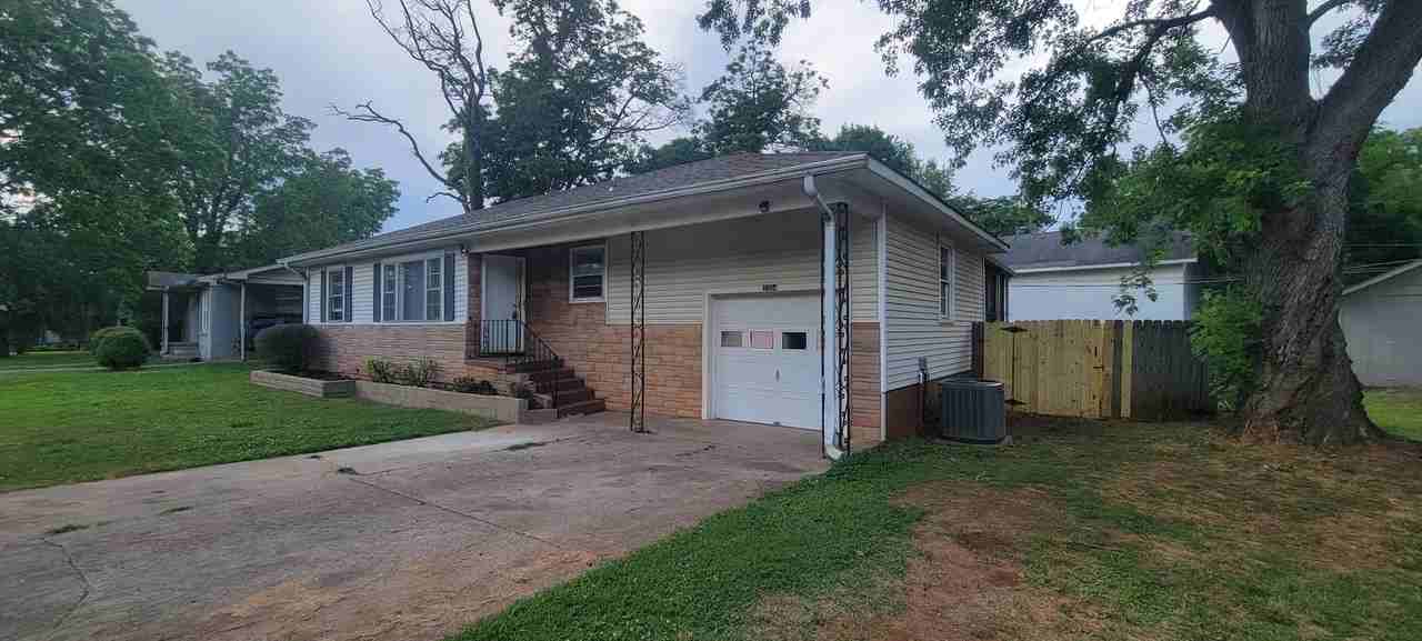 3304 Archer Dr Sw - Photo 2 of 16