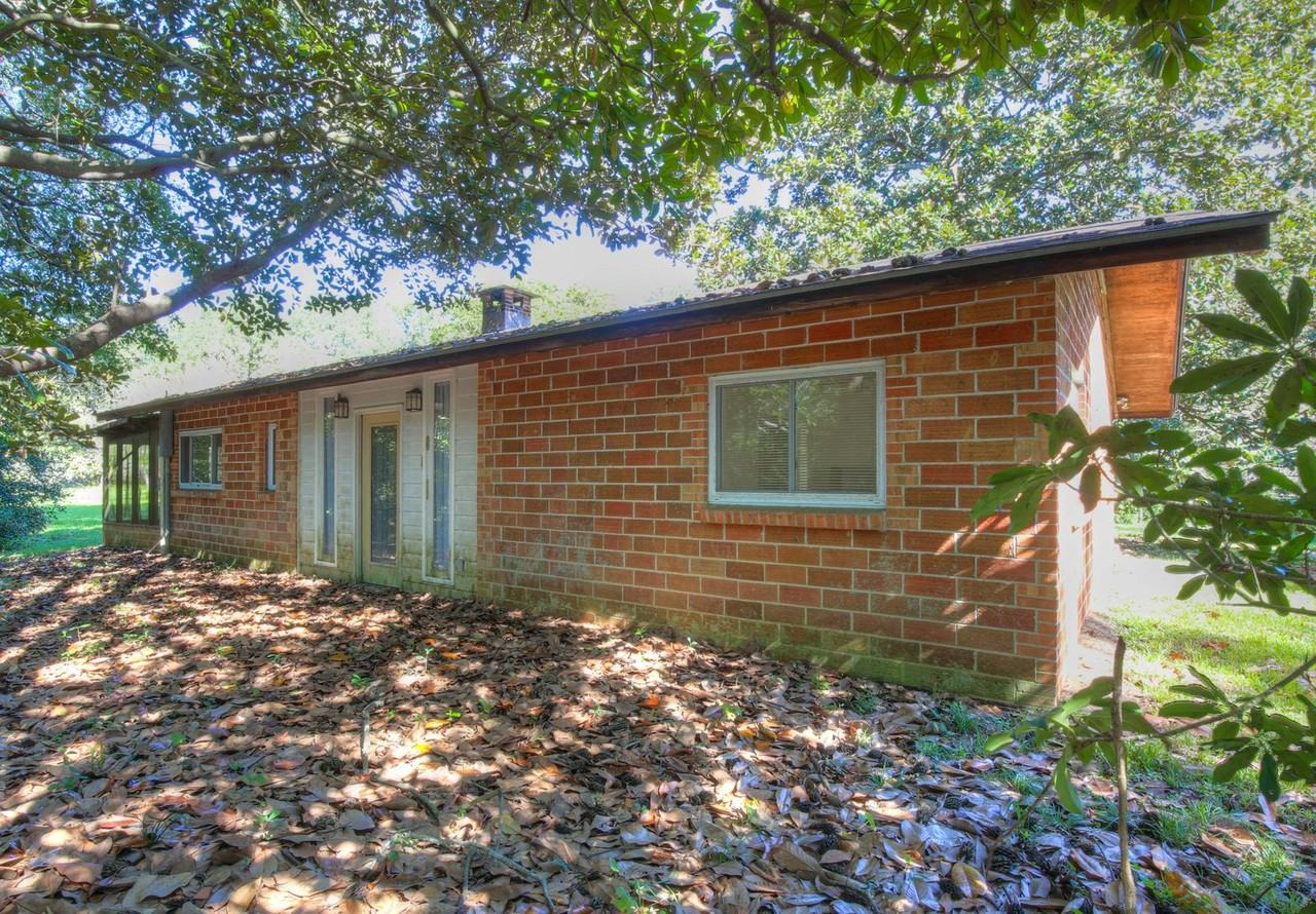 17062 Section St - Photo 5 of 9