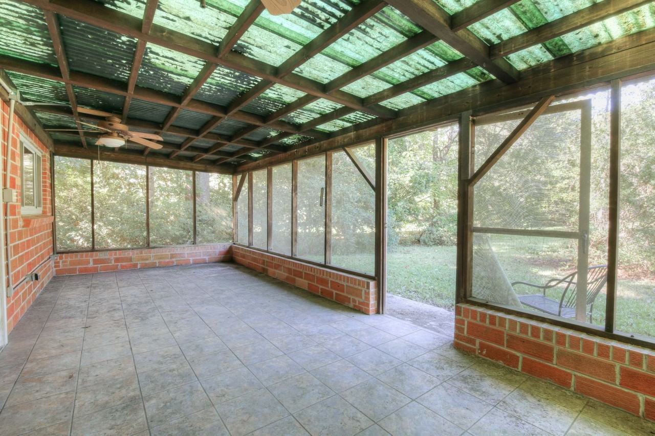 17062 Section St - Photo 7 of 9