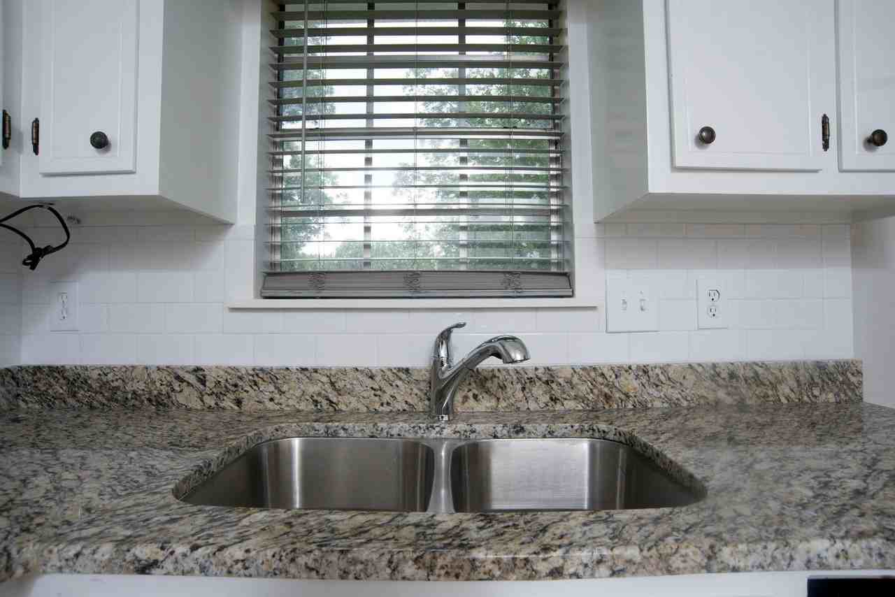 907 Danmann Cir Se - Photo 6 of 21