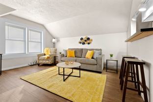 1019 N Division St - Photo 1 of 1