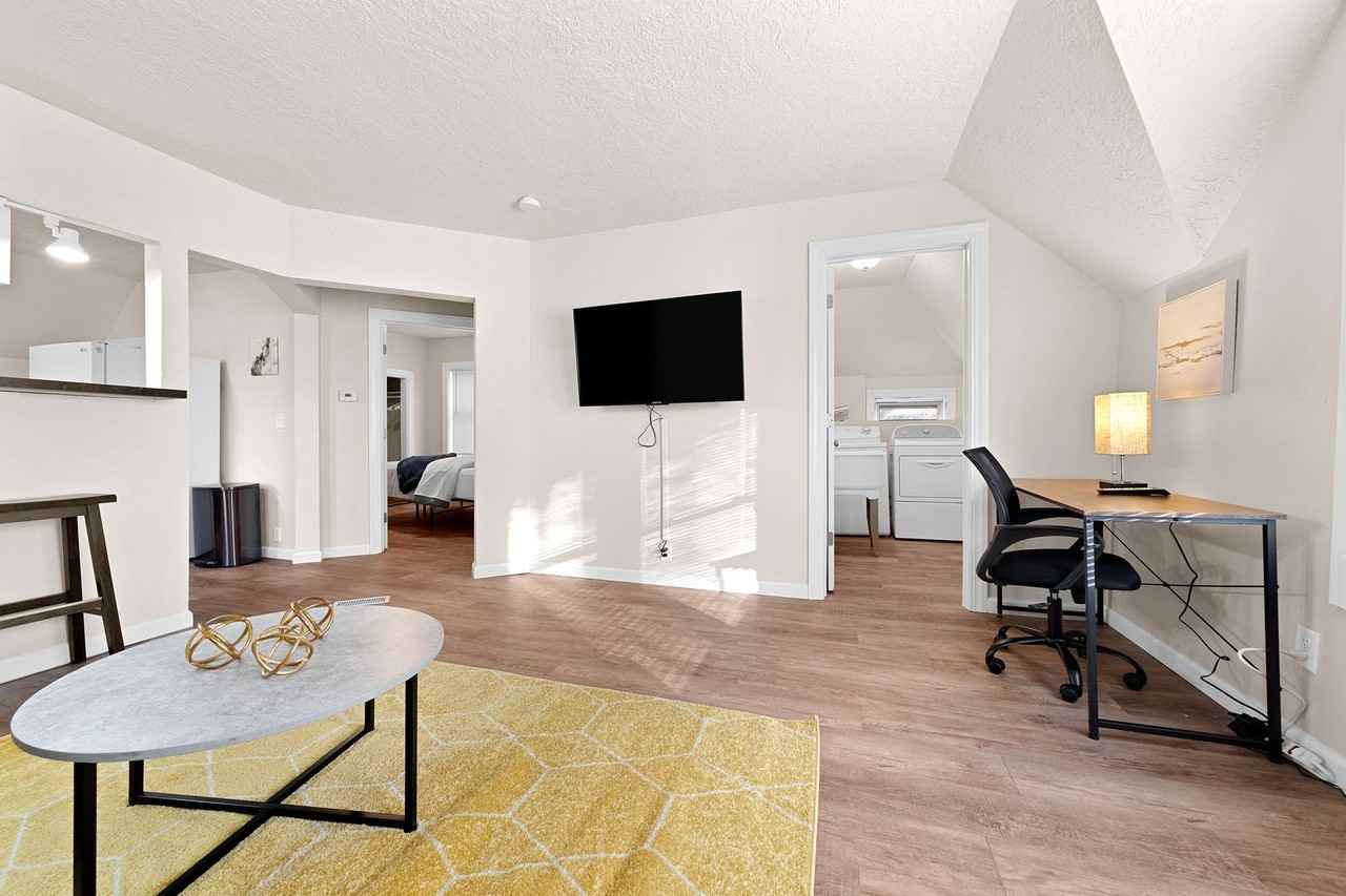 1019 N Division St - Photo 6 of 17