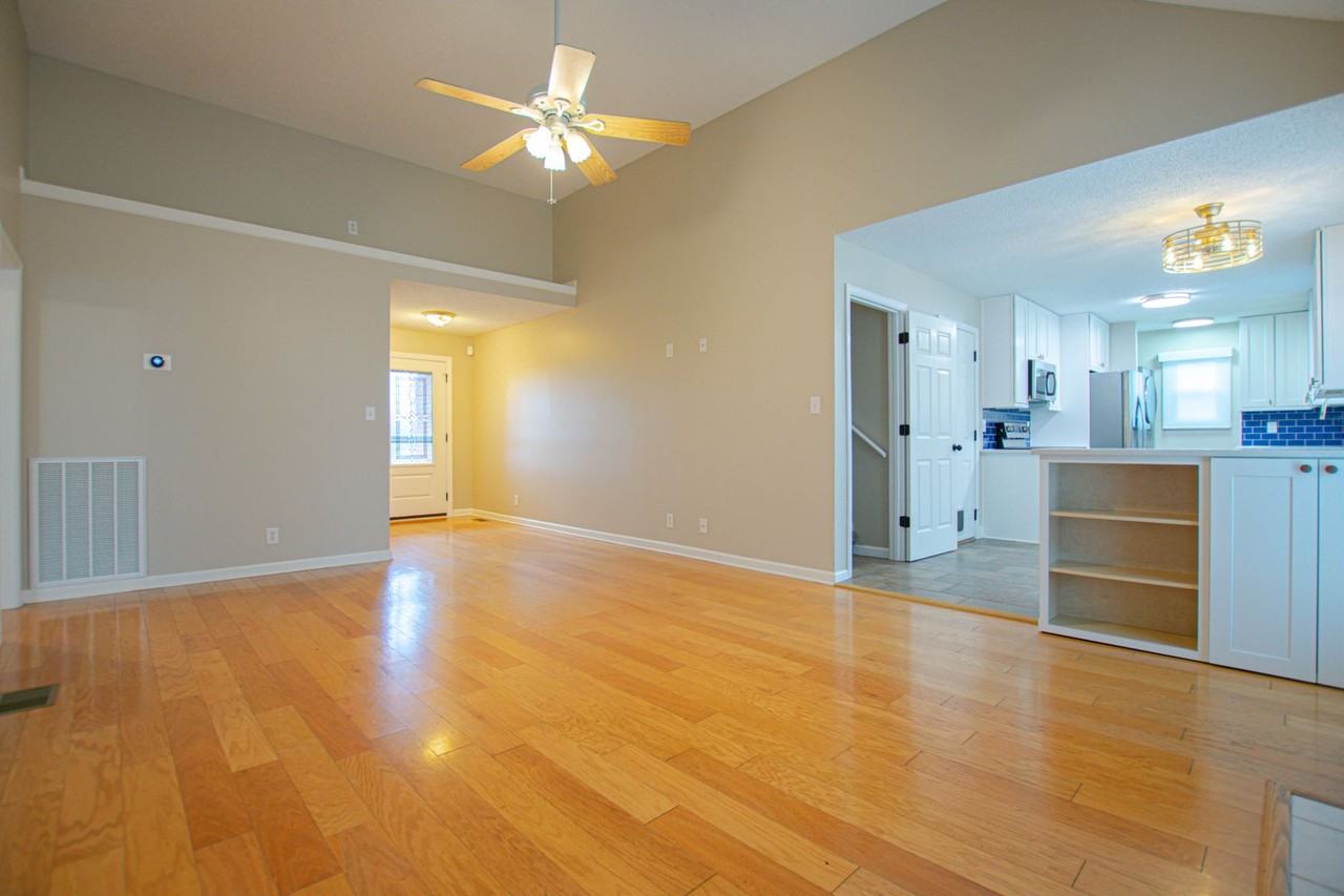 1450 Amy Ave - Photo 4 of 19