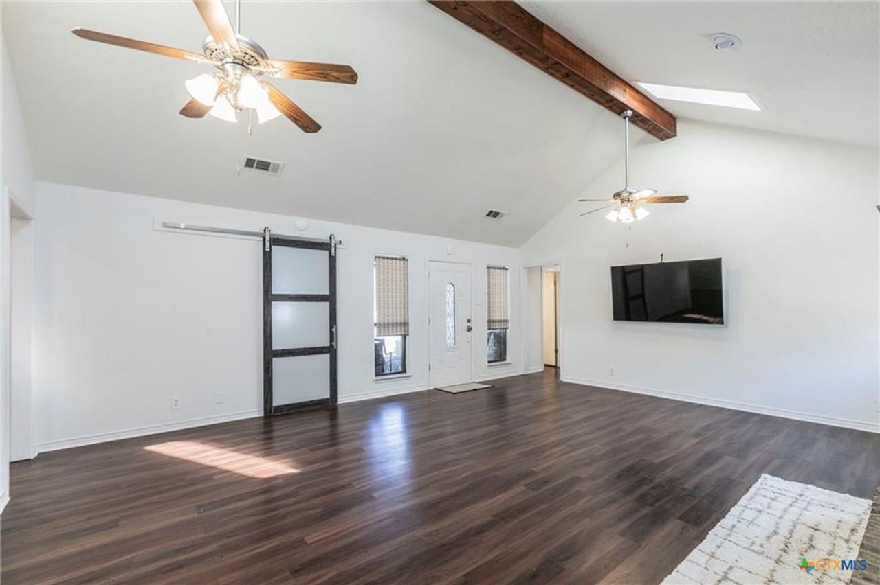 1306 Chisholm Trl - Photo 3 of 30