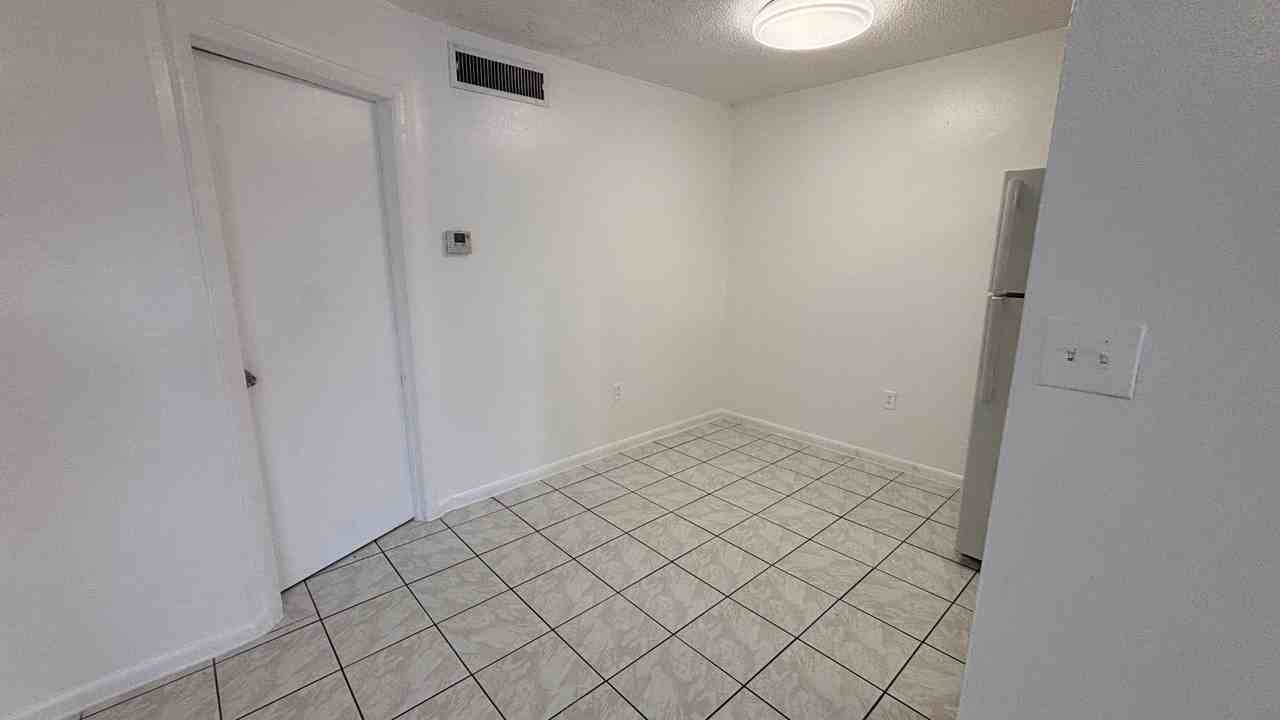 321 Ne 1st Ct #110 - Photo 3 of 9