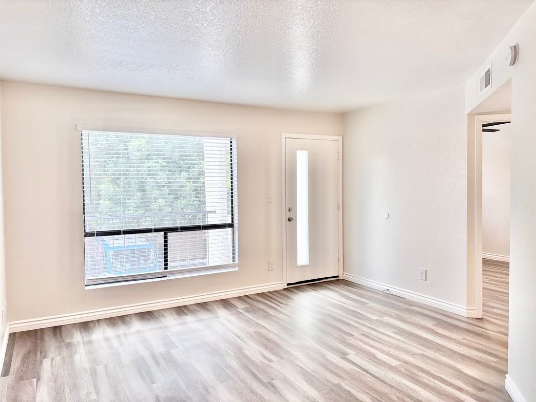 3208 E Flower St #210 - Photo 4 of 26