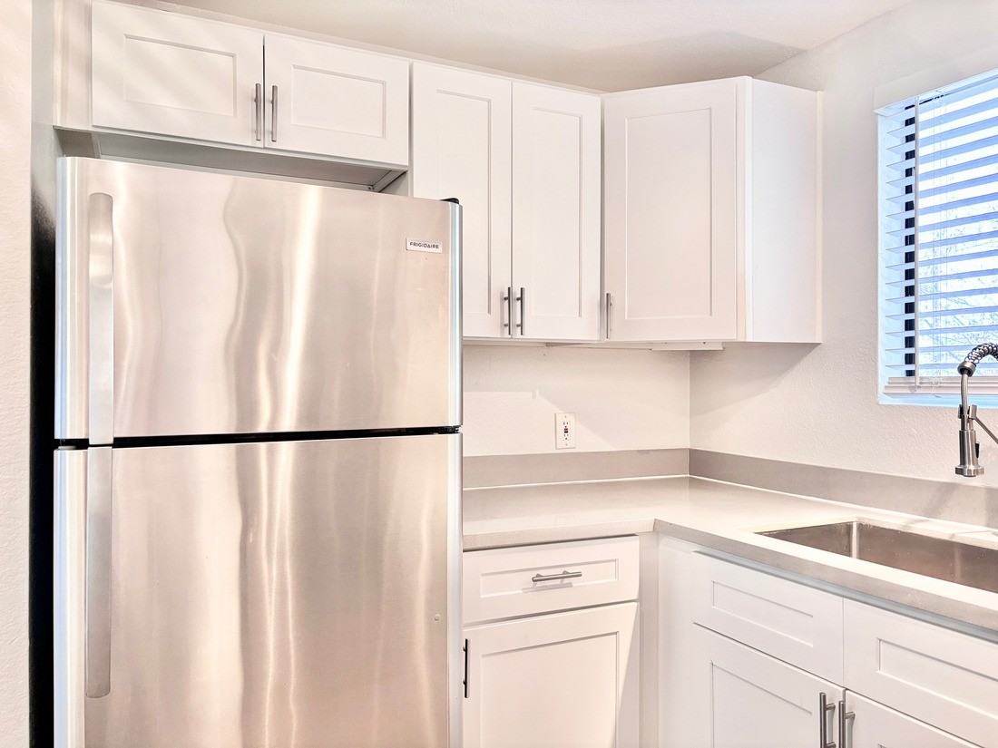 3208 E Flower St #210 - Photo 5 of 26