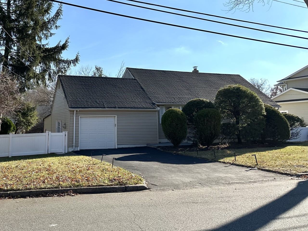 32 Beechwood Rd #NA - Photo 3 of 12