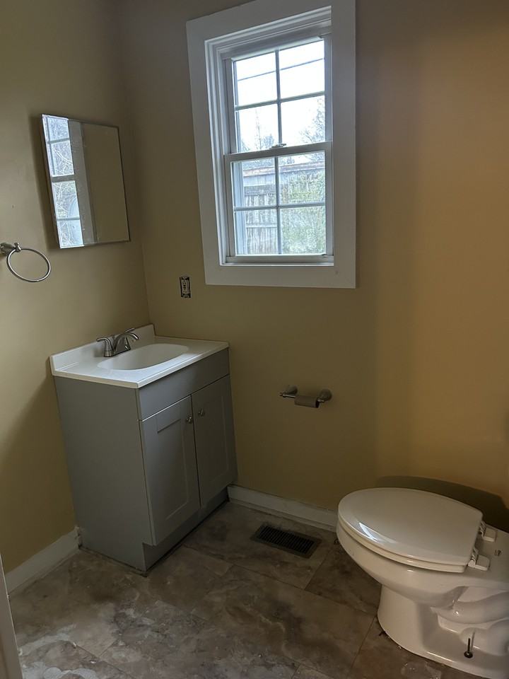 204 Cutler Ave - Photo 4 of 12