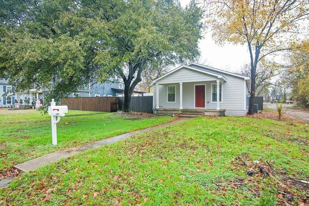 305 College St - Photo 3 of 20