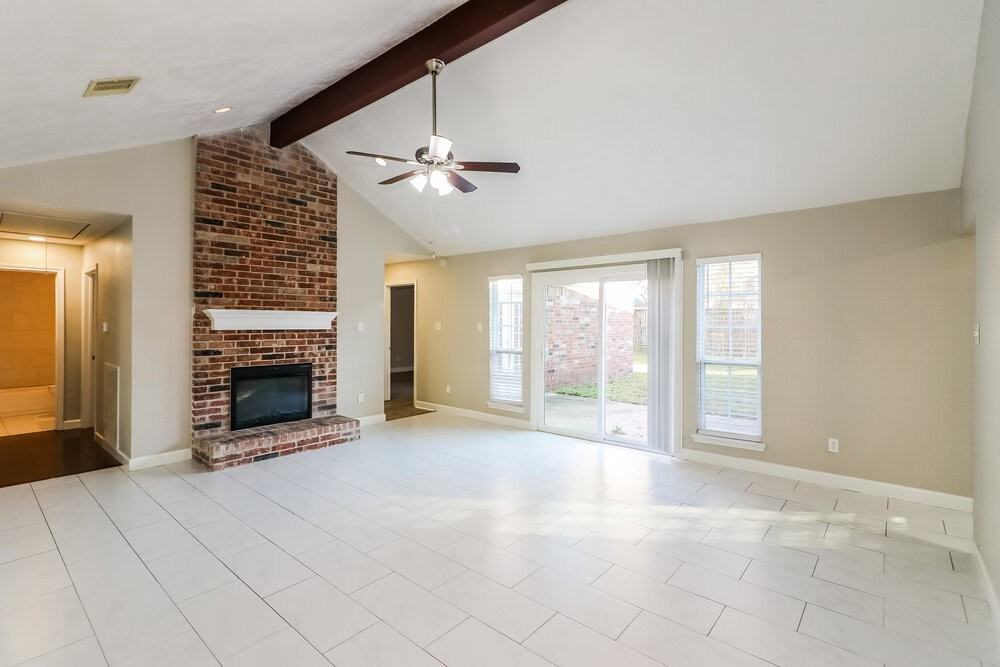 17435 Chicory Dr - Photo 3 of 16