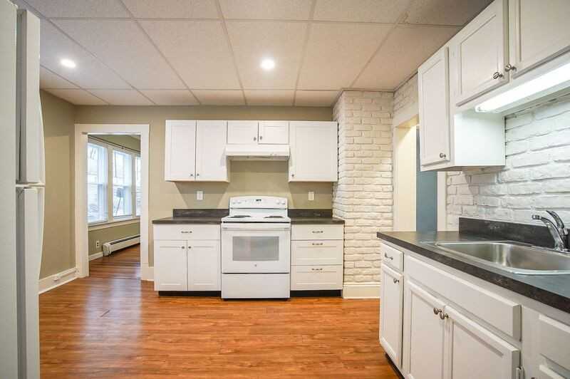 35 Narragansett St #1stFL - Photo 3 of 13