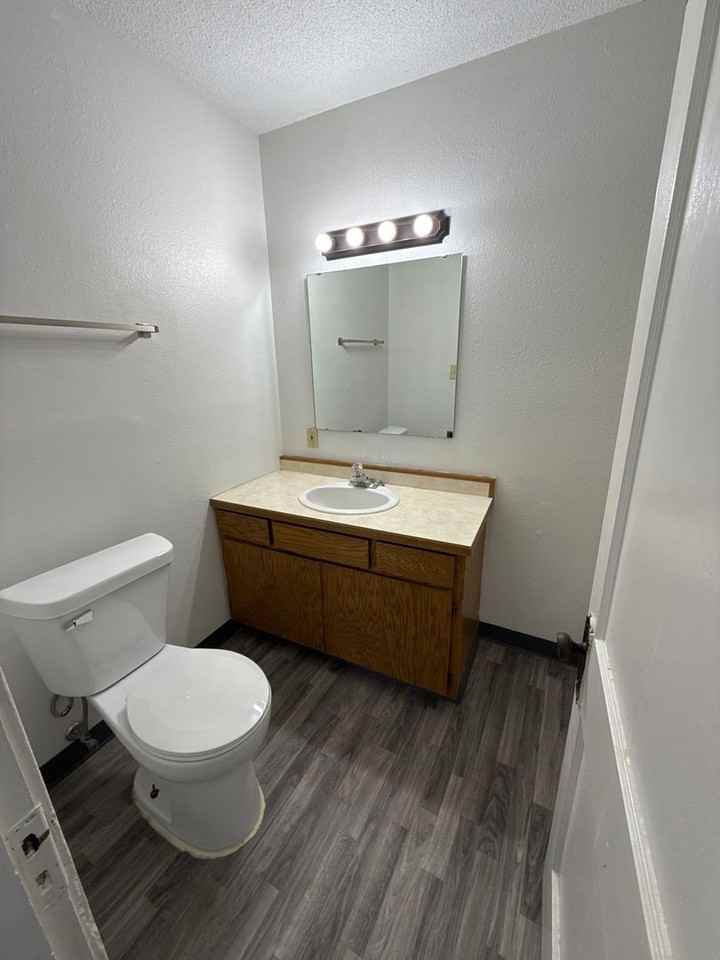 402 2nd Avenue Northwest #205 - Photo 3 of 9