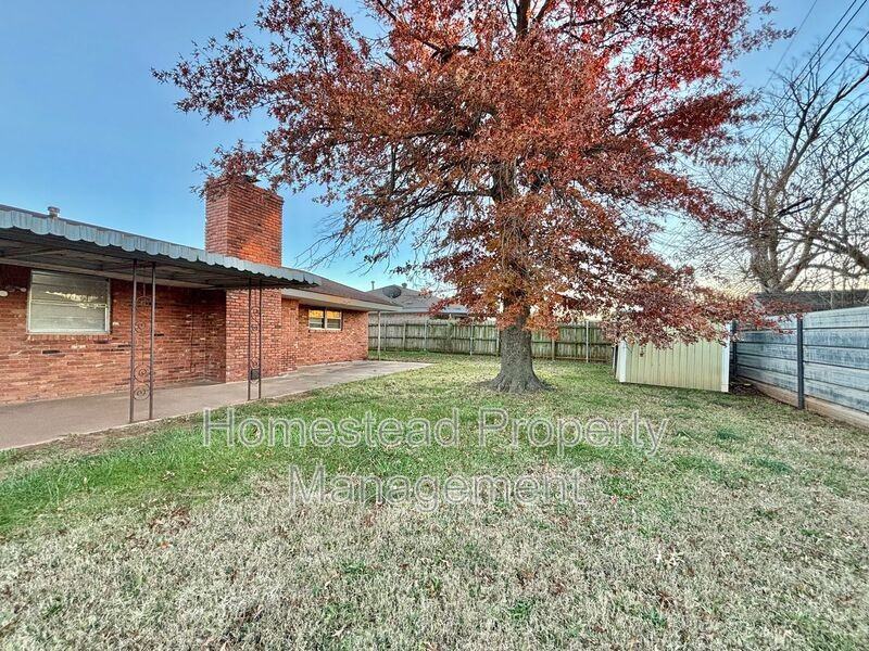 6313 S Robinson Dr - Photo 3 of 16