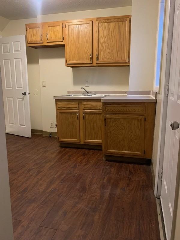 7007 Irvington Ter - Photo 3 of 18