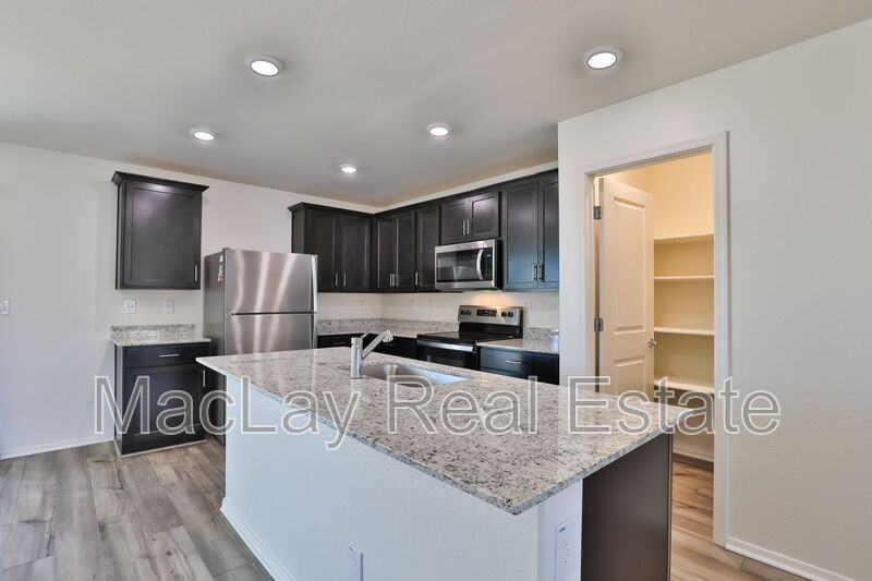 3830 N Tulsa Ct - Photo 2 of 32