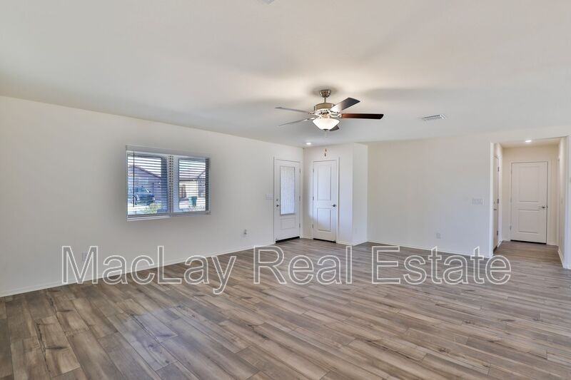 3830 N Tulsa Ct - Photo 4 of 32