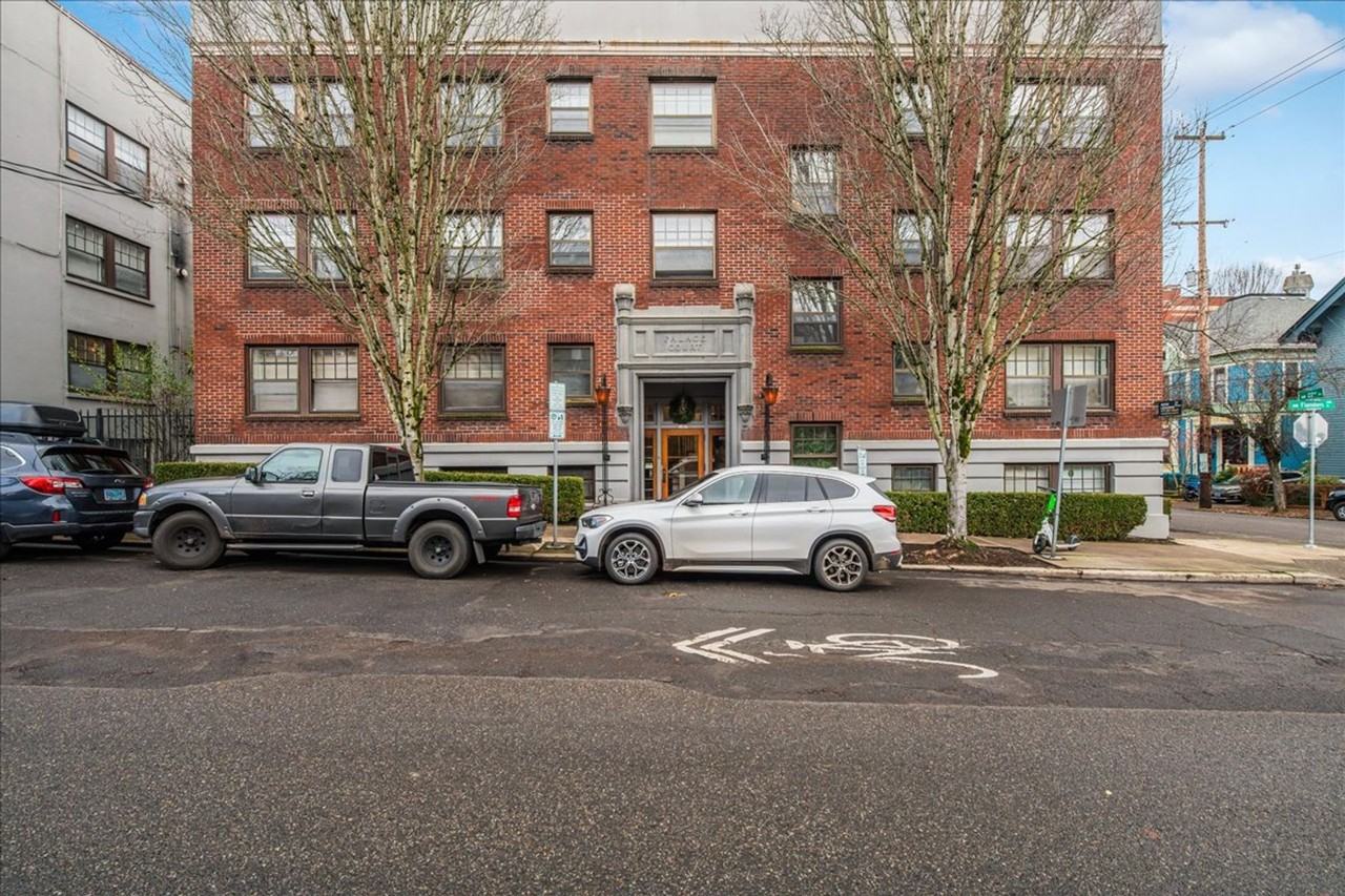 Palace Court Apartments - Photo 3 of 6