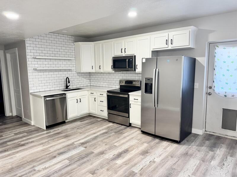 2995 E Lookout Dr - Photo 2 of 9