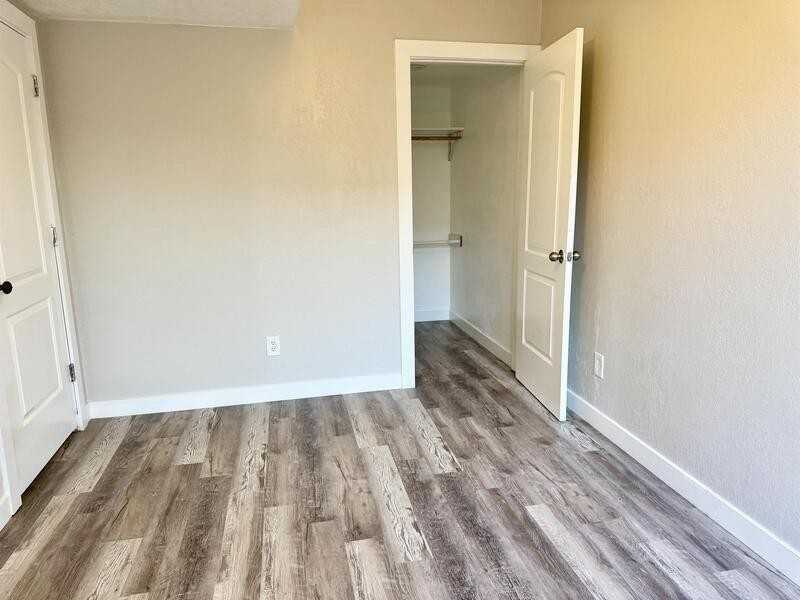 2995 E Lookout Dr - Photo 5 of 9