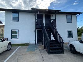 featured image of 923 Sanders Ln