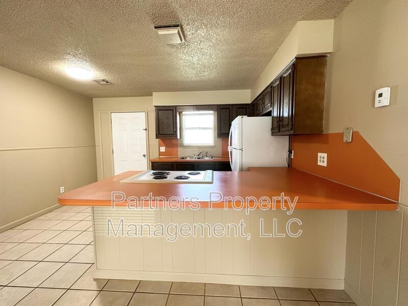 107 Pine Ave - Photo 6 of 13