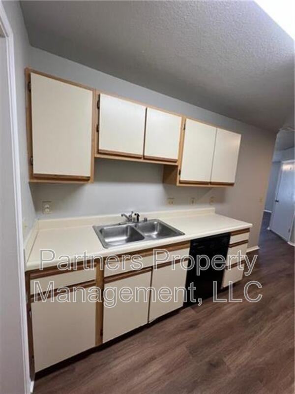 5702 Sara St - Photo 7 of 16
