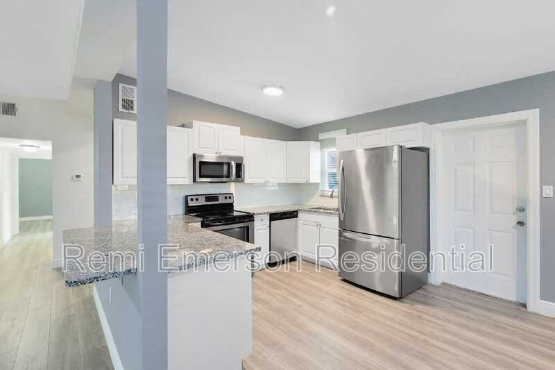 2411 W Gore St - Photo 2 of 25