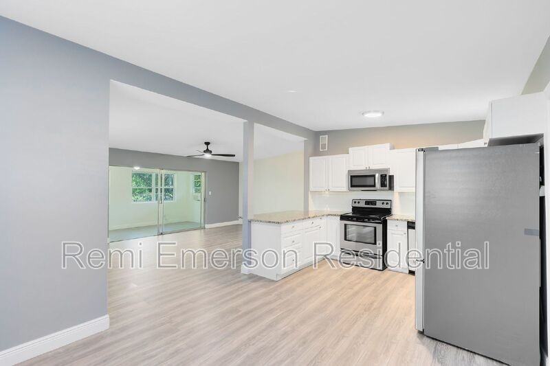 2411 W Gore St - Photo 3 of 25