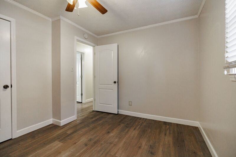 370 Cedar Creek Rd - Photo 3 of 25