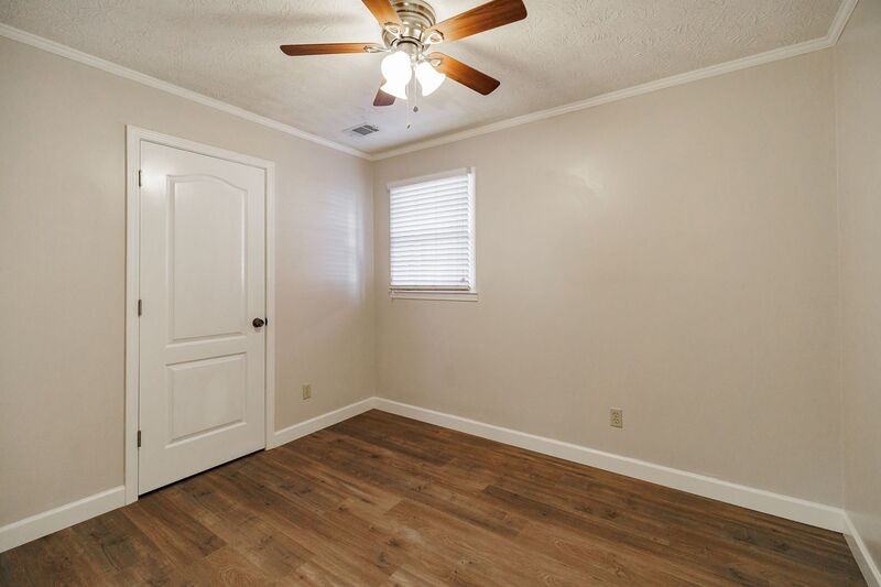 370 Cedar Creek Rd - Photo 4 of 25