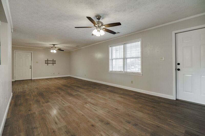 370 Cedar Creek Rd - Photo 6 of 25