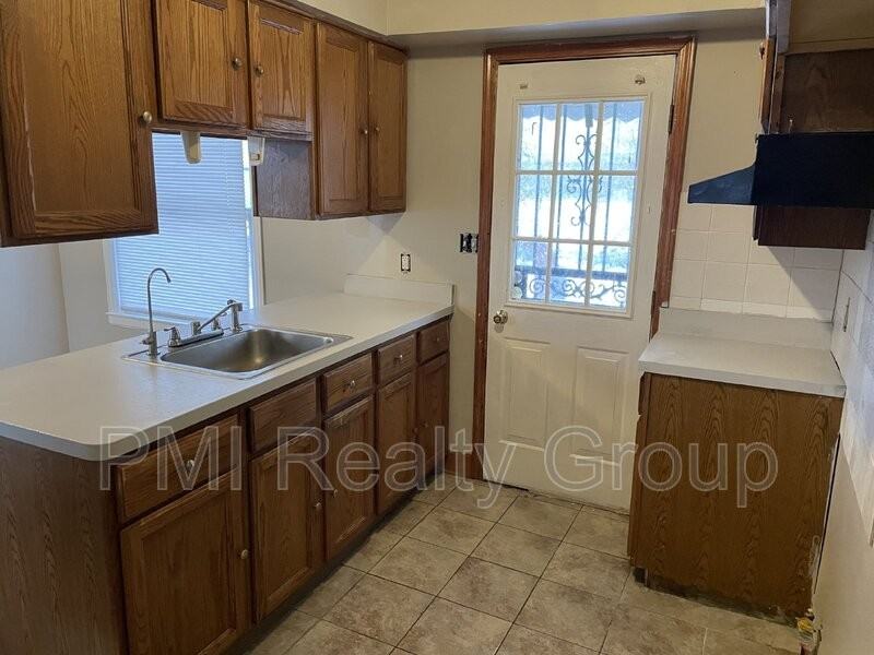 25561 Tungsten Rd - Photo 5 of 24