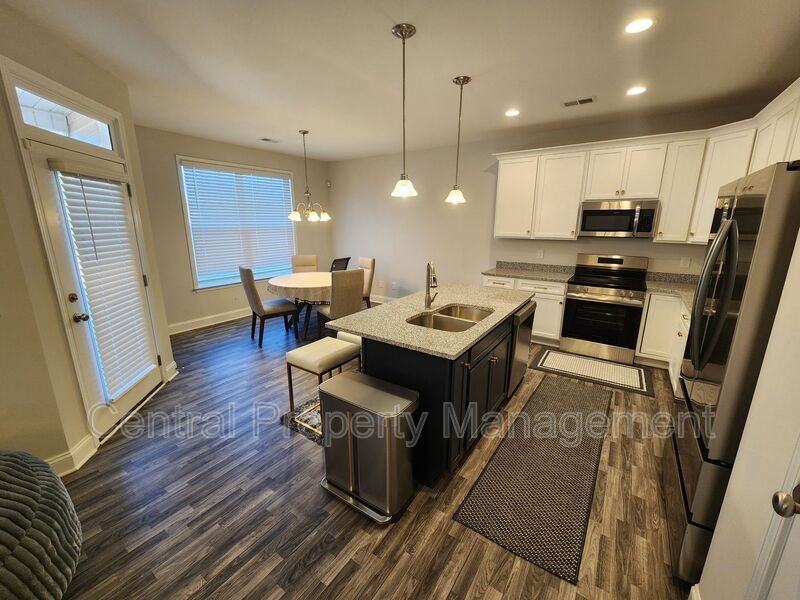 512 Dottie Ct - Photo 7 of 27