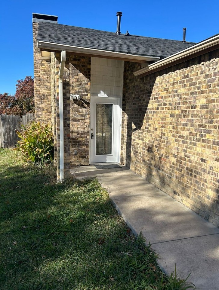 2270 Jackson Cir - Photo 6 of 22