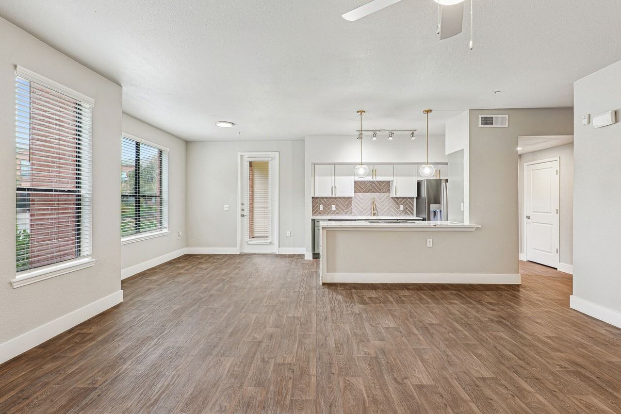 San Cierra - Photo 4 of 42