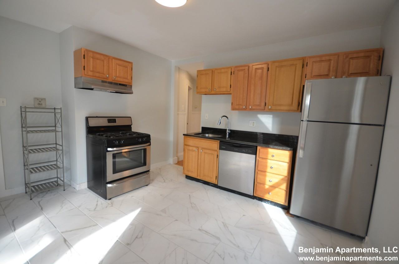 E 1st St #2 - Photo 2 of 25