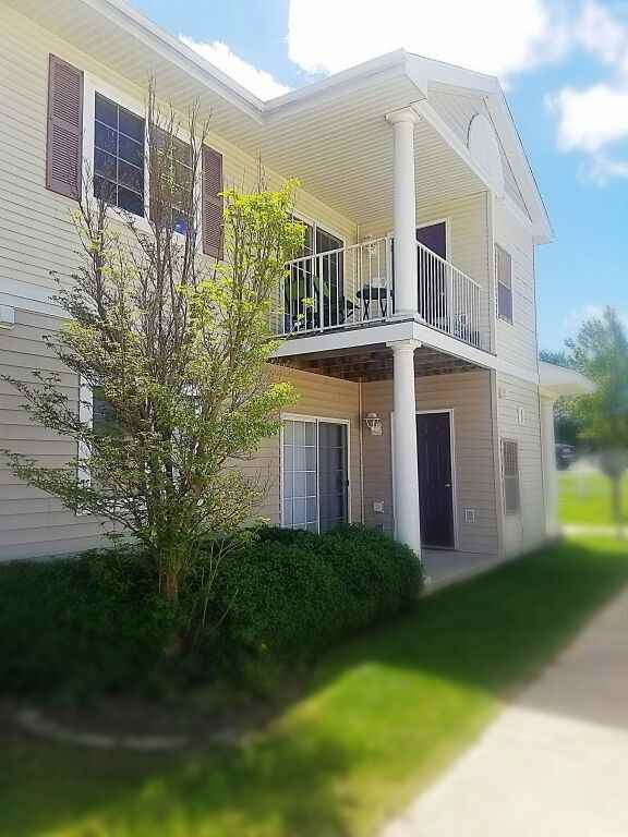 Crossroads - Photo 5 of 12