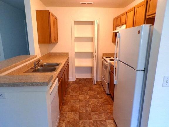 Crossroads - Photo 7 of 12