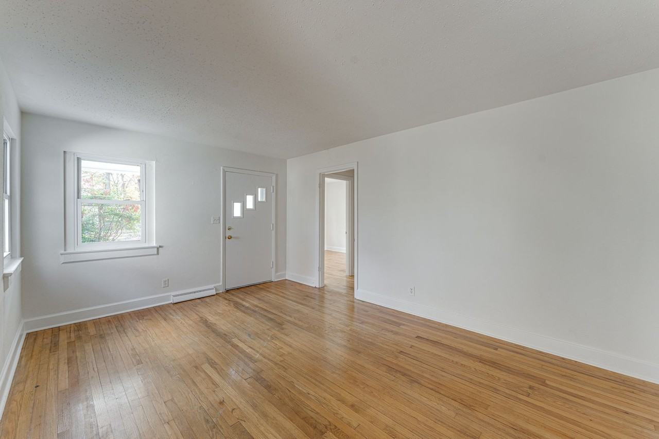 711 Castle Dr - Photo 6 of 15