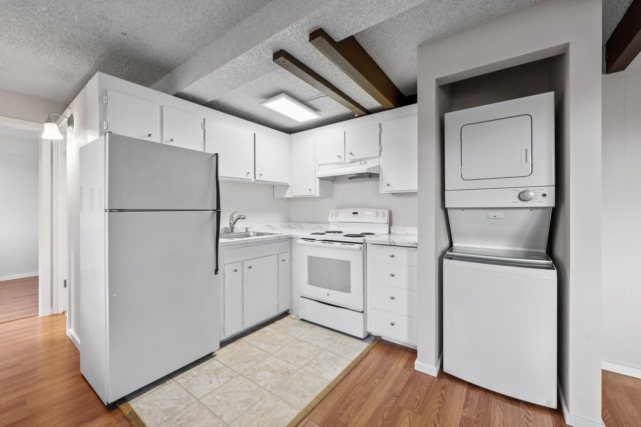 7320 35th Avenue Northeast - Photo 3 of 22