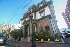 featured image of 438 State St