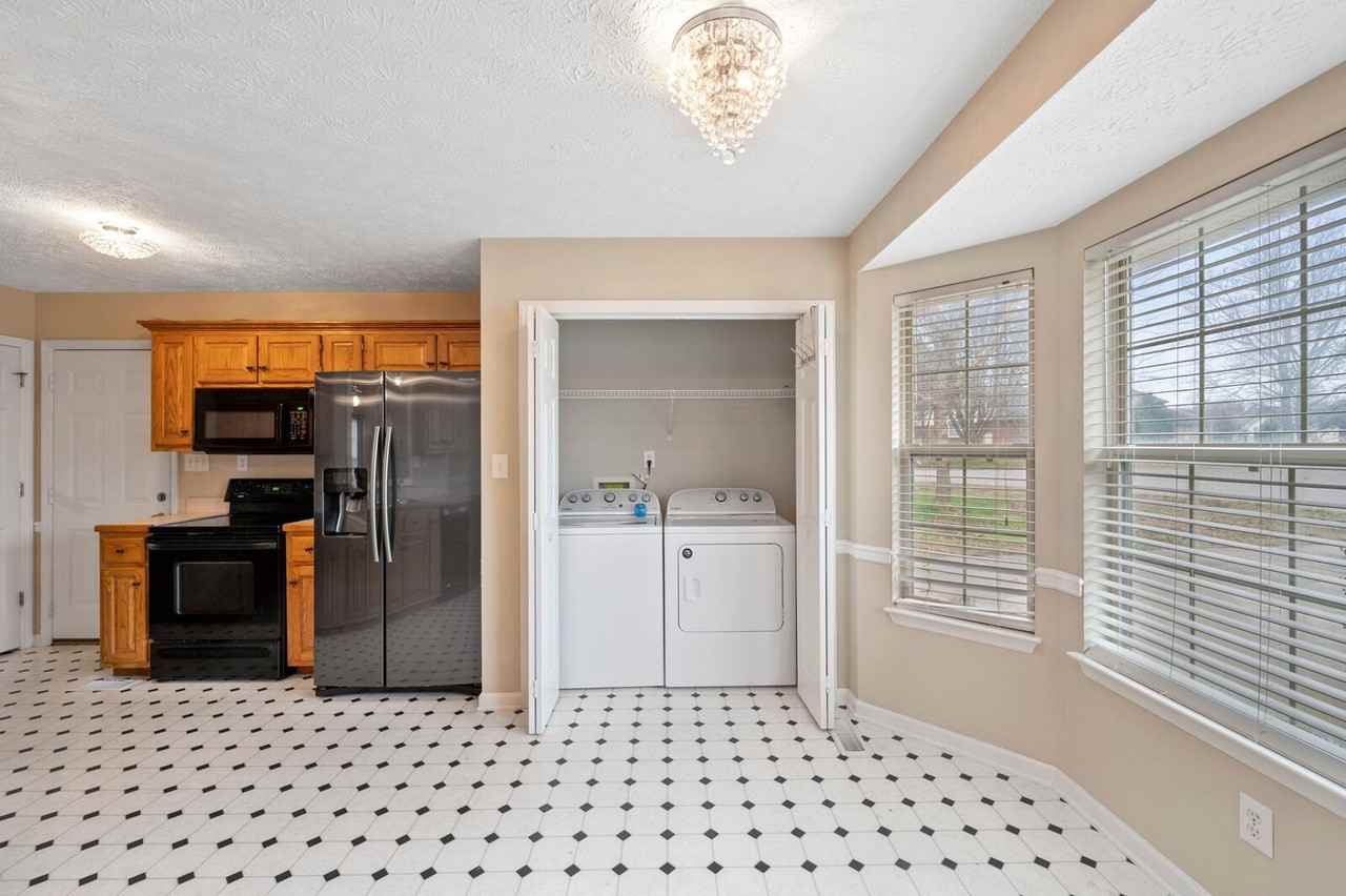 700 Creek Landing Cir - Photo 3 of 13