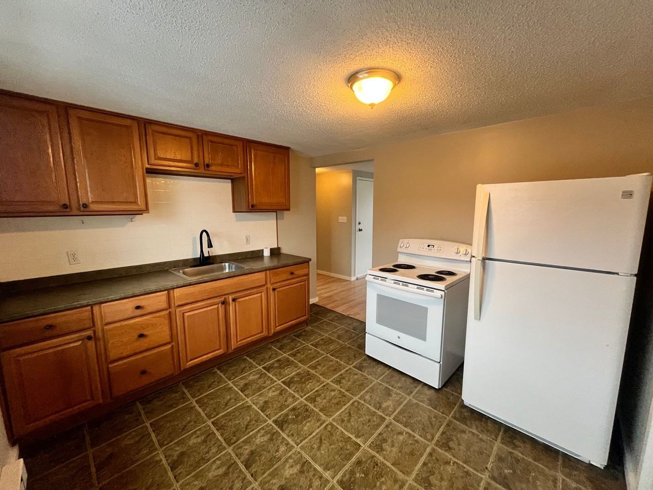67 Kelley St - Photo 3 of 12