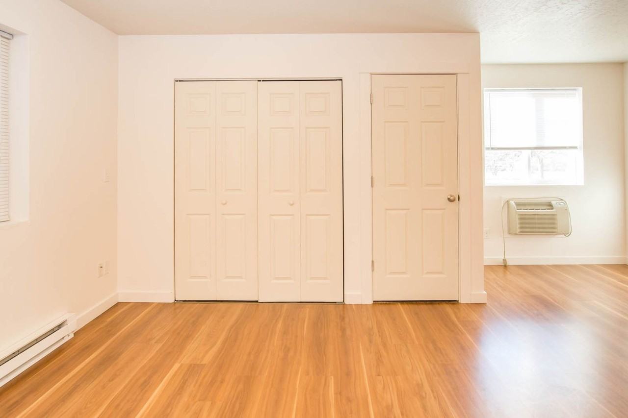 1906 S 14th St W - Photo 6 of 21