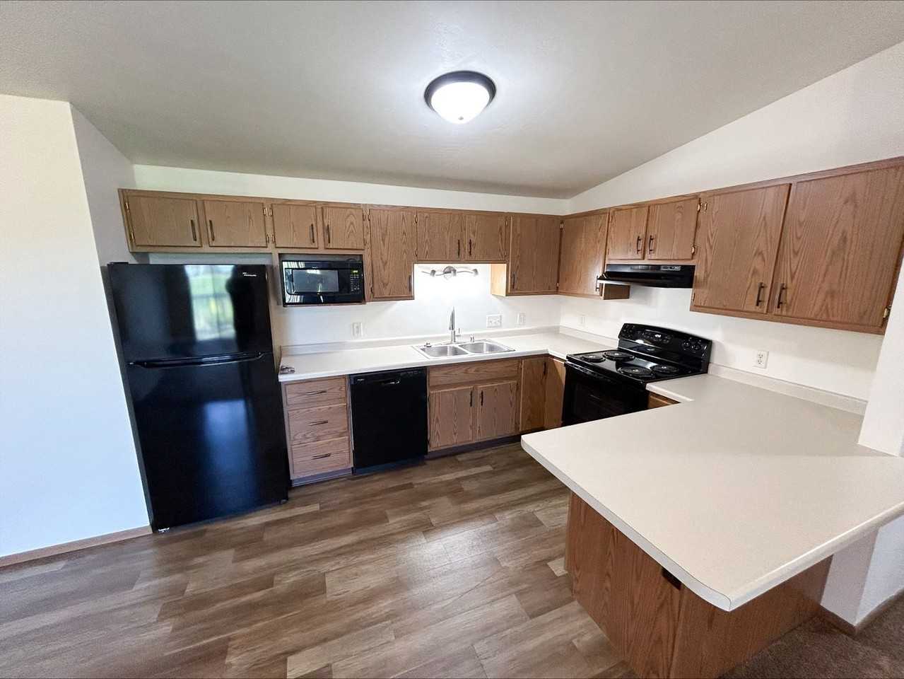 Clintonville Estates - Photo 6 of 18