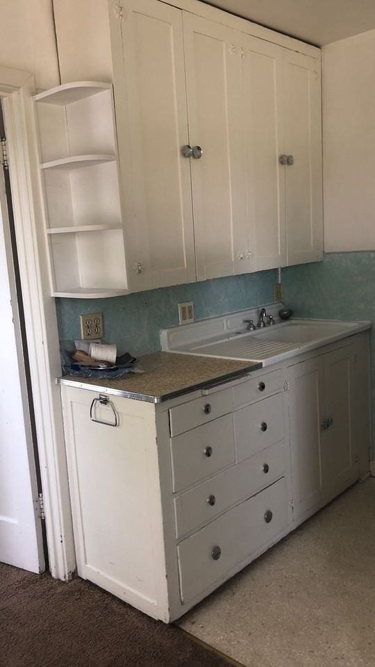 215 W Main Street - Photo 7 of 28