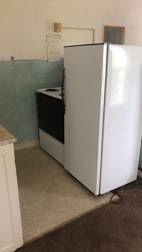 215 W Main Street - Photo 6 of 28